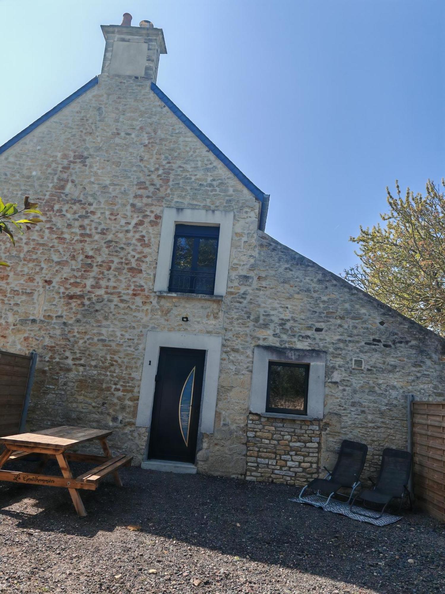 Le Domaine De La Gentilhommiere Situee Entre Bayeux Et Arromanches Les Bains Manvieux Luaran gambar