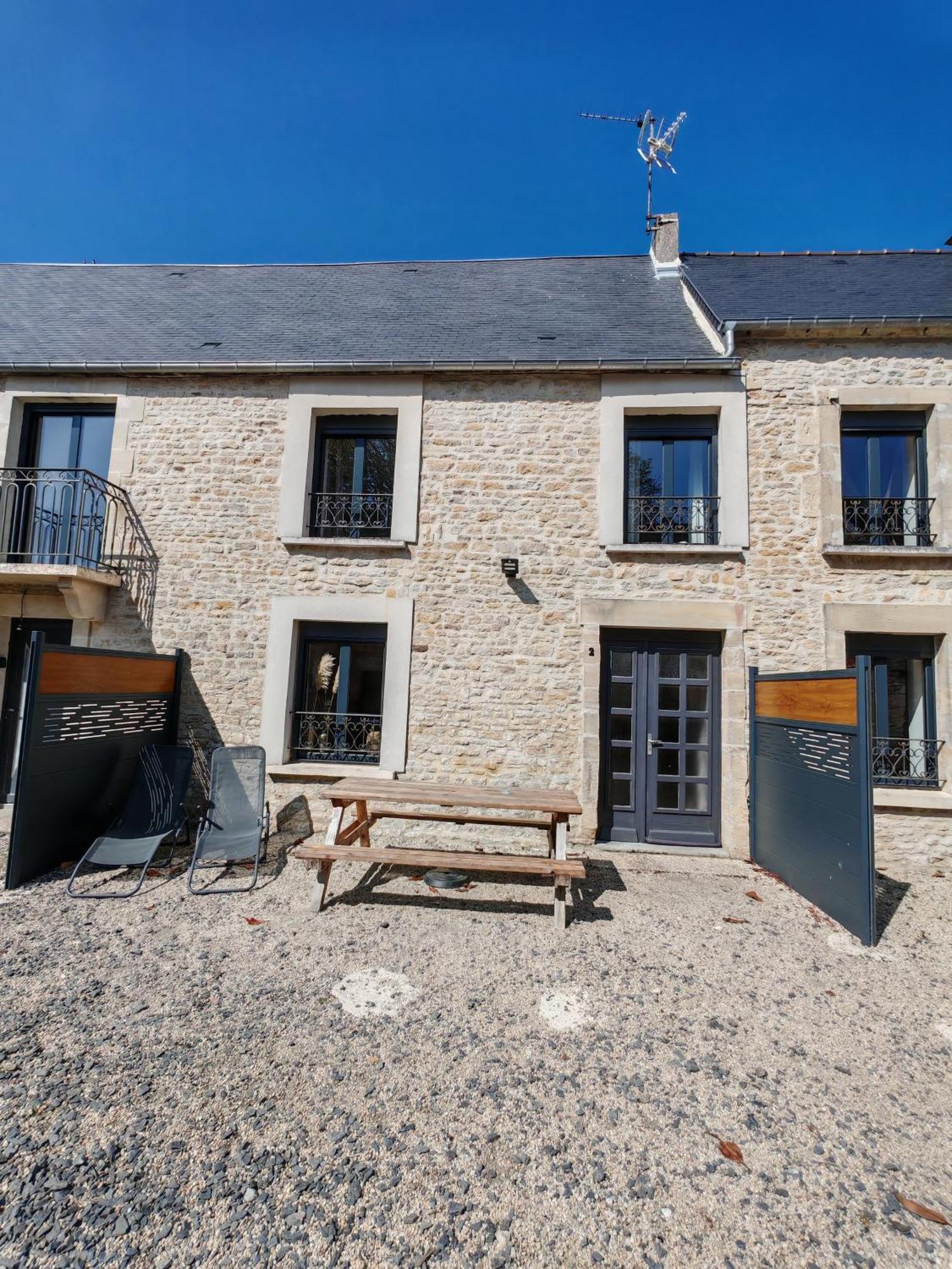 Le Domaine De La Gentilhommiere Situee Entre Bayeux Et Arromanches Les Bains Manvieux Luaran gambar
